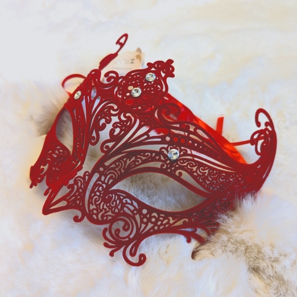Masquerade Mask - Picture 2 of 6
